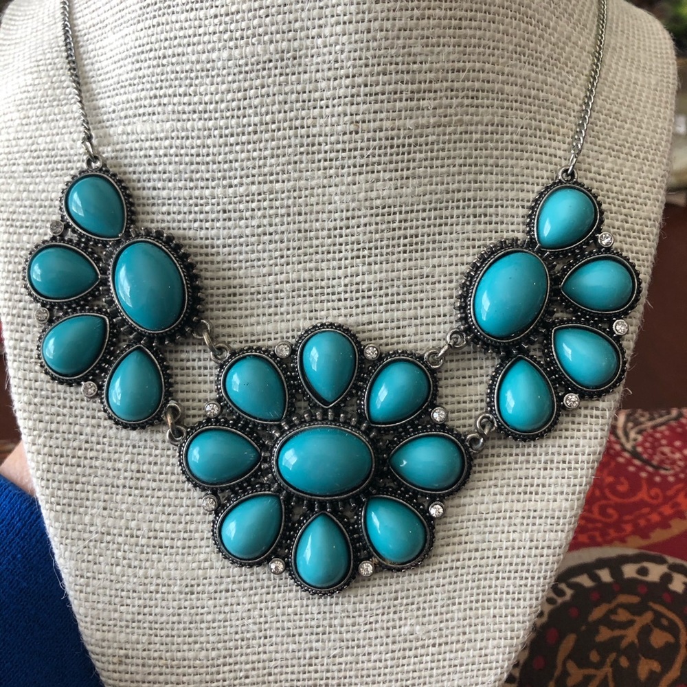 Turquoise style statement necklace